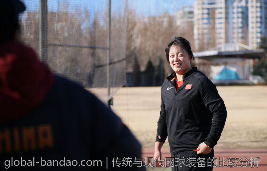 传统与现代网球装备的比较分析