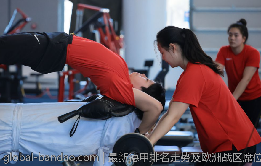 今日VNL女排联赛比分与明星球员表现精彩回顾