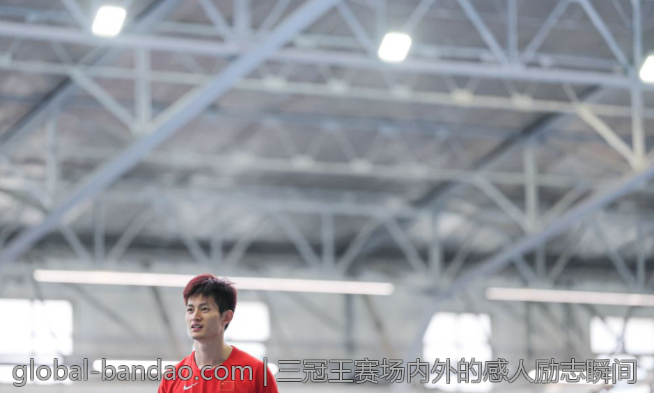三冠王赛场内外的感人励志瞬间